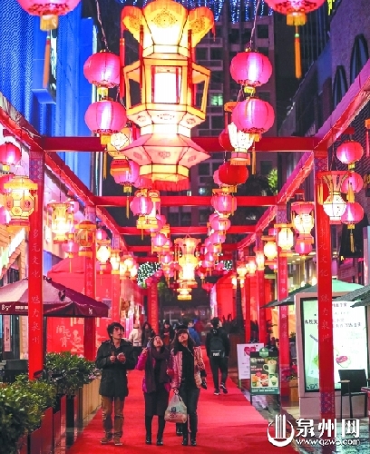 泉州浦西萬達金街逛燈會品小吃